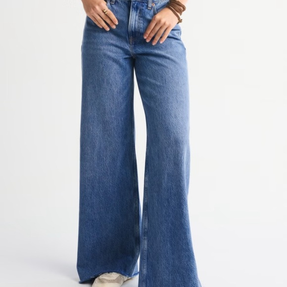 Abercrombie & Fitch Denim - Abercrombie & Fitch High Rise Blue Jeans